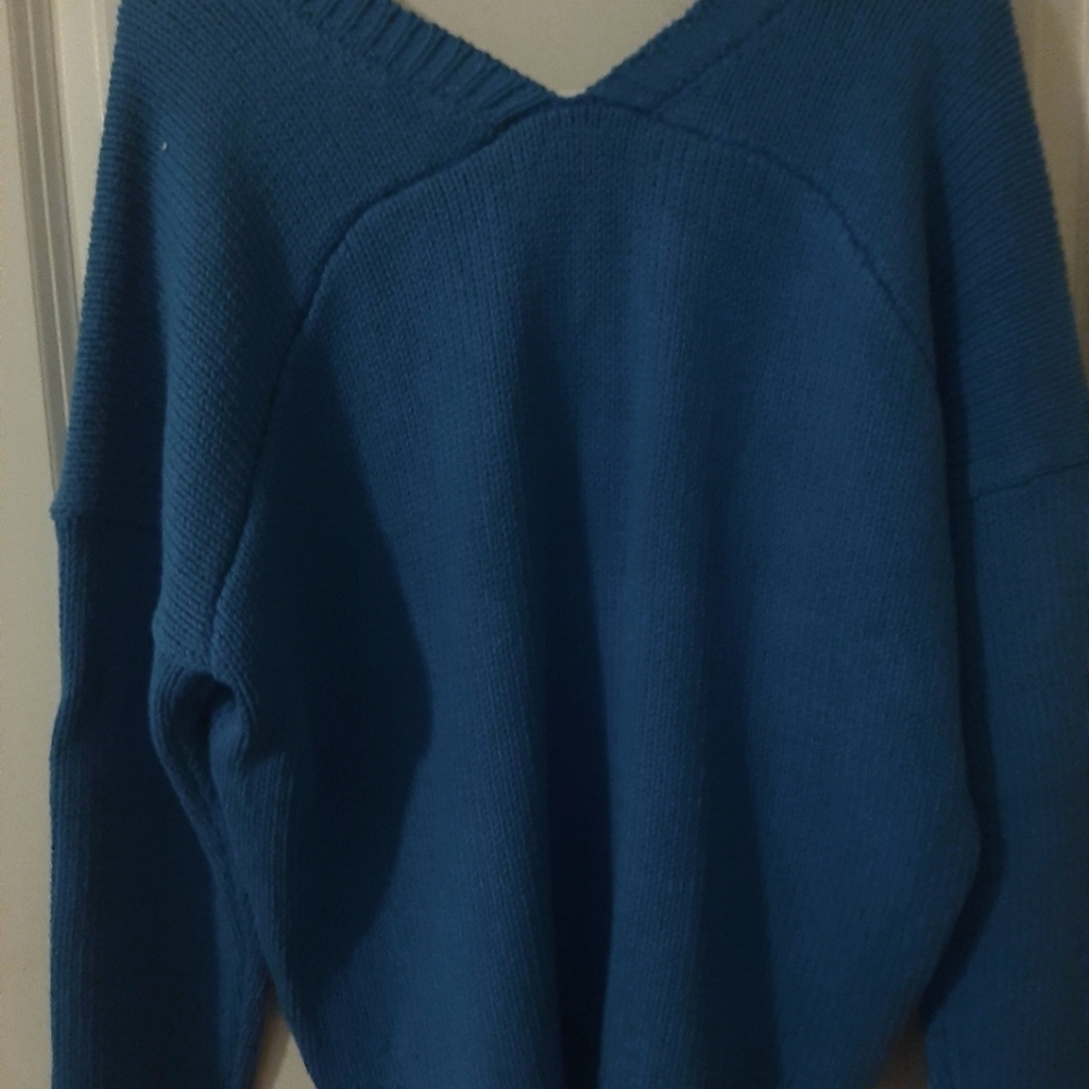 Sweater - Picture 2 of 4